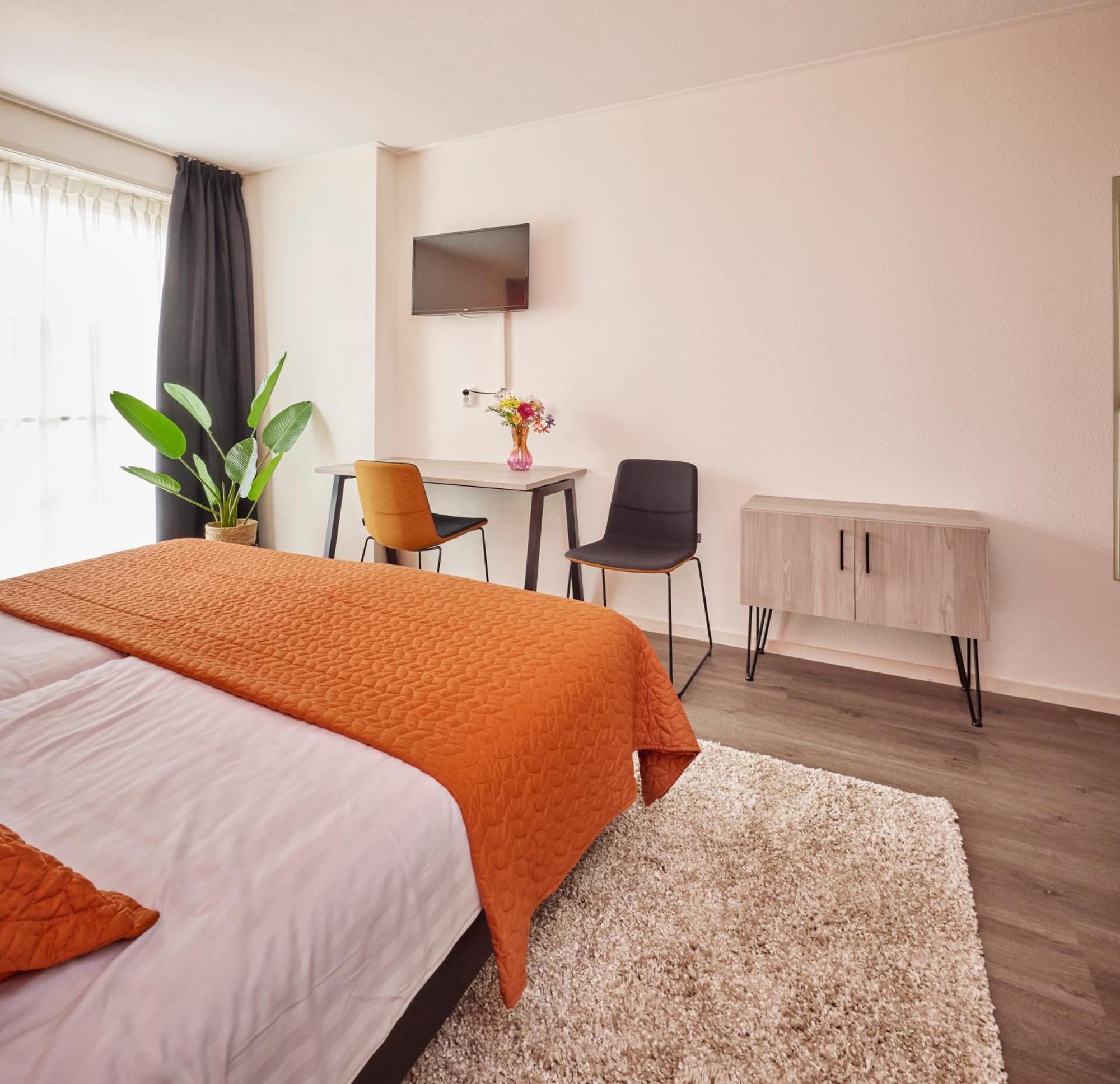 Hotel 'T Gemeentehuis Bedum Esterno foto