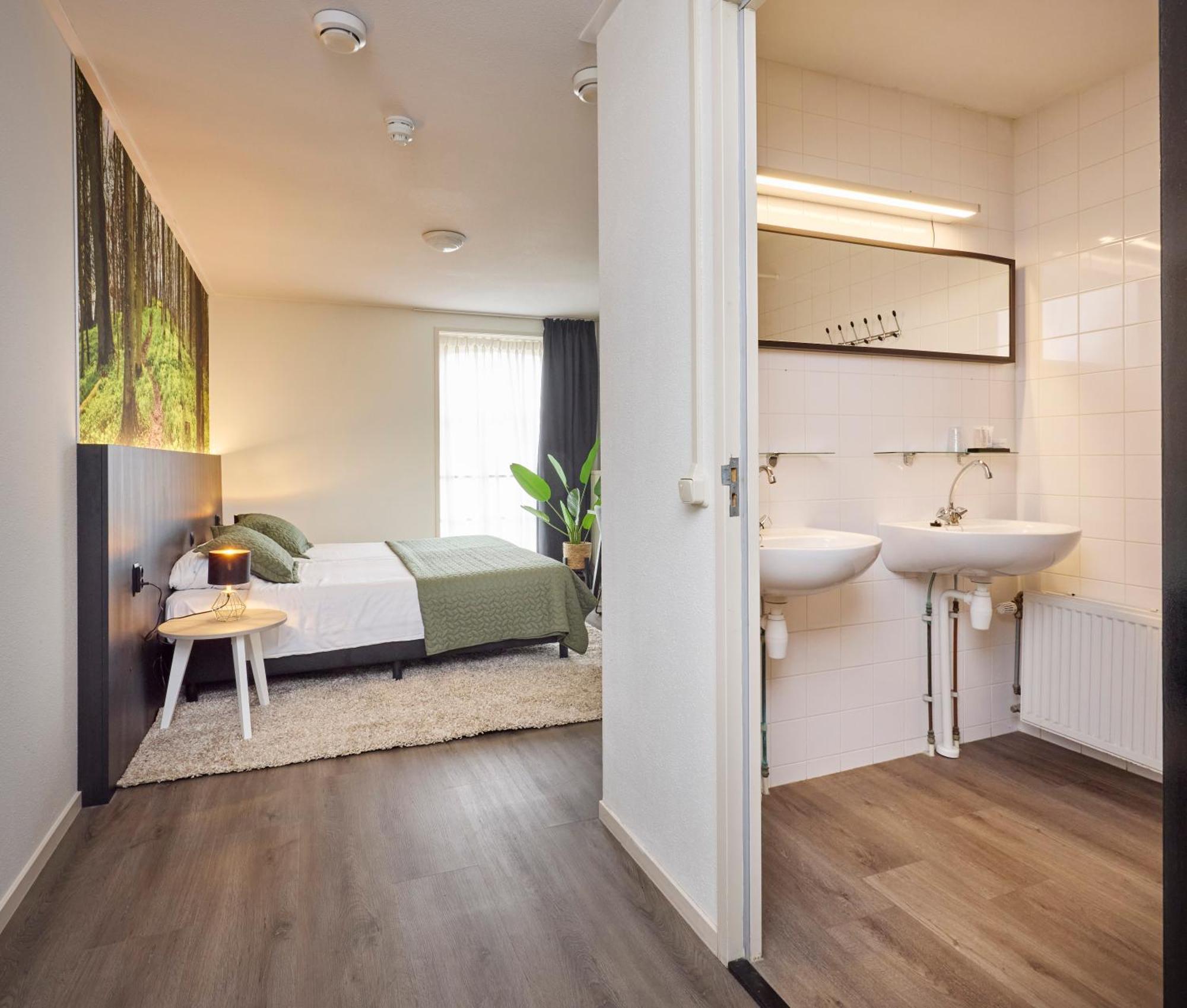 Hotel 'T Gemeentehuis Bedum Esterno foto