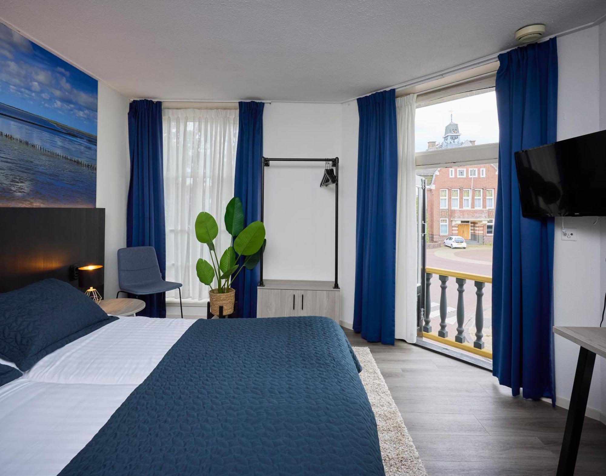 Hotel 'T Gemeentehuis Bedum Esterno foto
